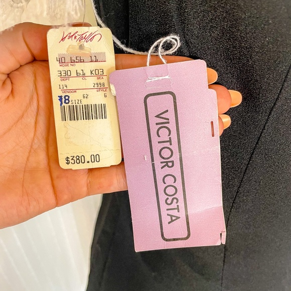 COPY - NWT Victor Costa LBD with White Lace Overlay and Puff Sleeves - Picture 10 of 11